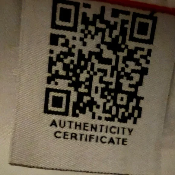 Arcadia Stunning White Patent Leather W/Red Trim Shoulder Bag W/Gold-Tone NWT - Picture 14 of 16